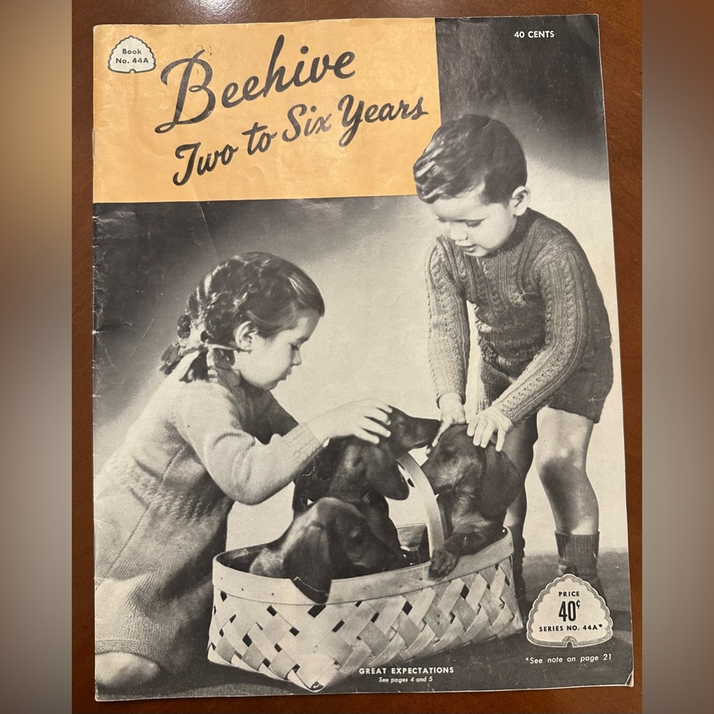🔵3/$10 Vintage Beehive Knitting Pattern Book for Children Age Two to Six